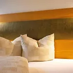 Luxury Apartment In Brixen Appartement *