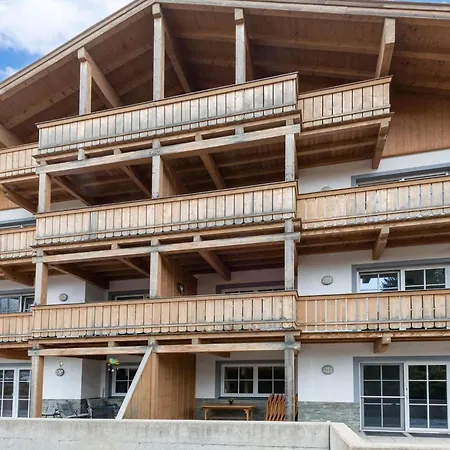 Luxury Penthouse With Balcony Ski Storage Carport Lift Brixen im Thale