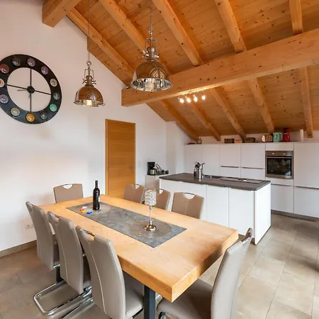 Luxury Penthouse With Balcony Ski Storage Carport Lift Appartement Brixen im Thale