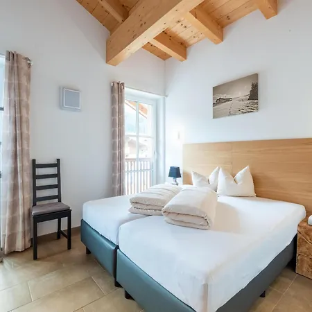 Luxury Penthouse With Balcony Ski Storage Carport Lift Brixen im Thale