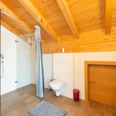 Luxury Penthouse With Balcony Ski Storage Carport Lift * Brixen im Thale