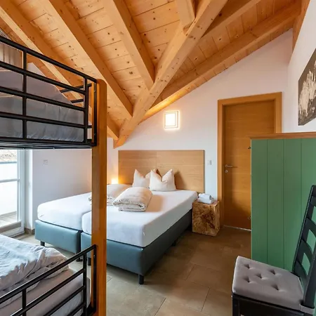Luxury Penthouse With Balcony Ski Storage Carport Lift Brixen im Thale
