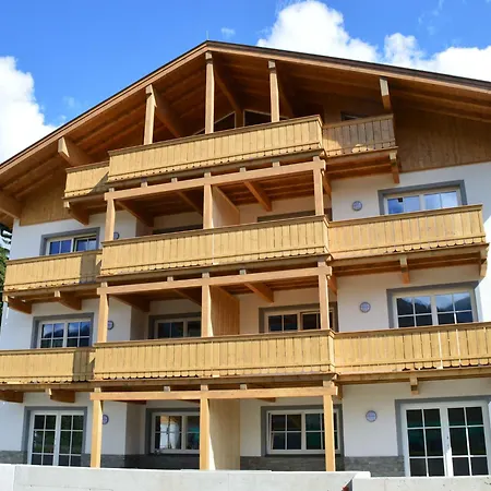 Luxury Penthouse With Balcony Ski Storage Carport Lift *