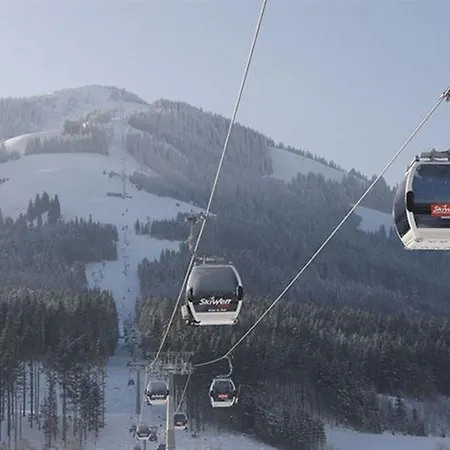 Luxury Penthouse With Balcony Ski Storage Carport Lift Appartement Brixen im Thale