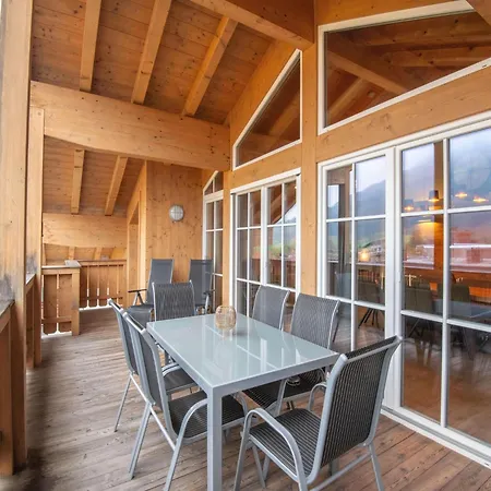 Luxury Penthouse With Balcony, Storage, Carport, Lift Apartament Brixen im Thale