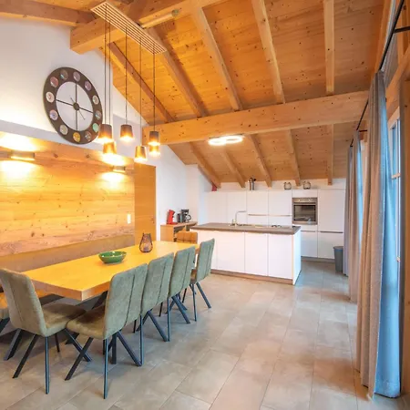 Luxury Penthouse With Balcony, Storage, Carport, Lift Brixen im Thale