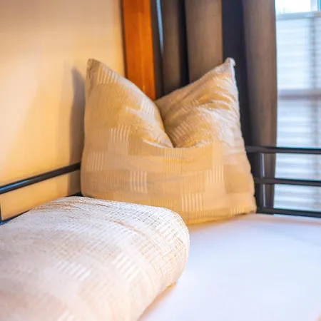 Luxury Penthouse With Balcony, Storage, Carport, Lift Daire