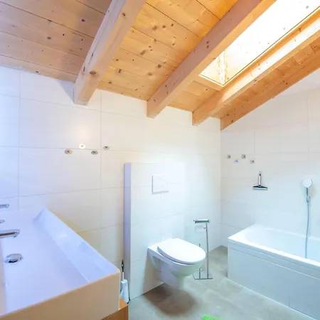 Apartament Luxury Penthouse With Balcony, Storage, Carport, Lift Brixen im Thale