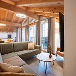 Daire Luxury Apartment In Brixen