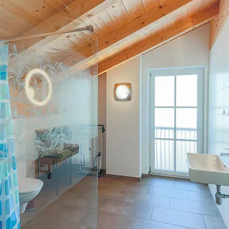 شقة Luxury Penthouse With Balcony Ski Storage Carport Lift *